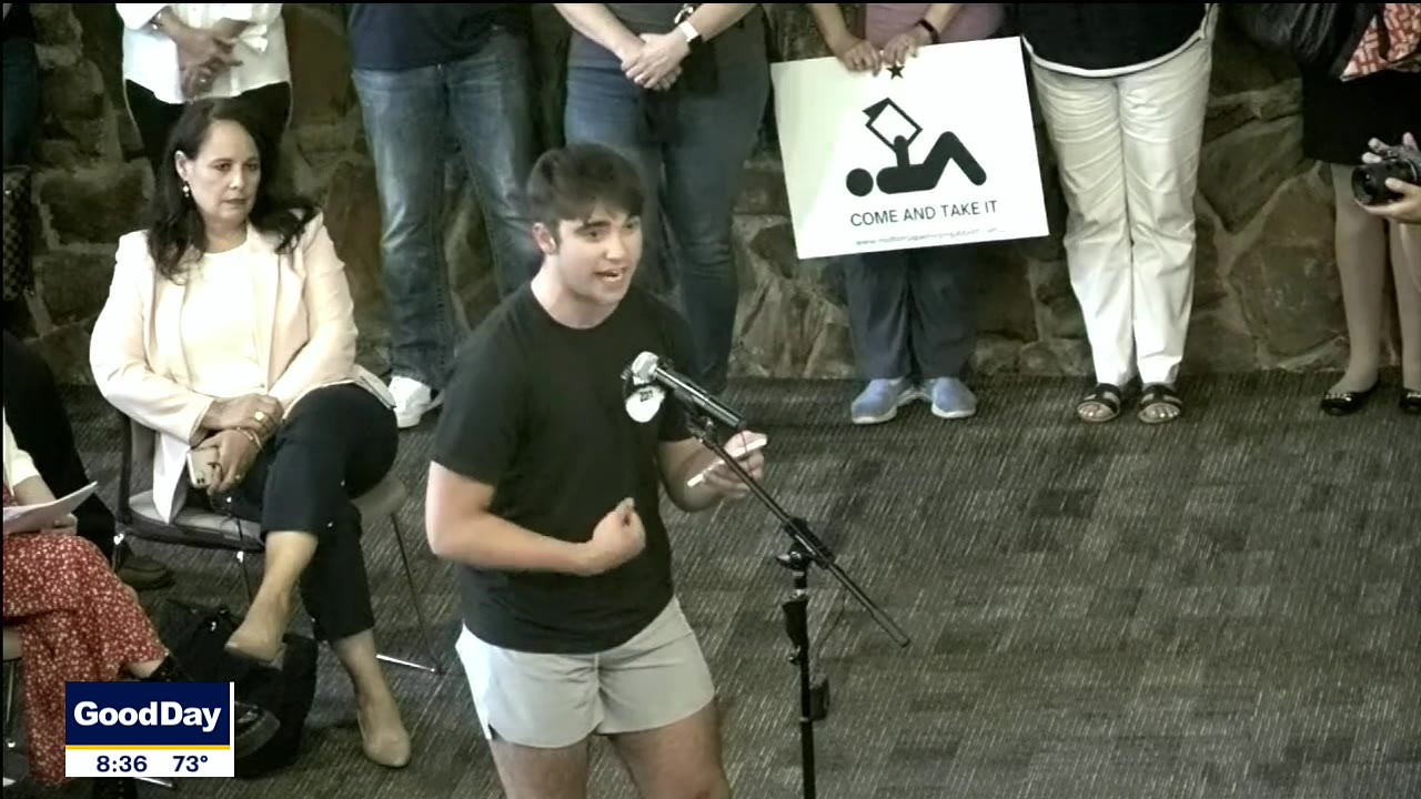 Keller ISD's library book removal policy both criticized and praised
