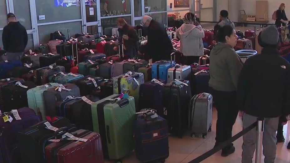 Southwest Airlines apologizes to customers as cancelations leave thousands stranded