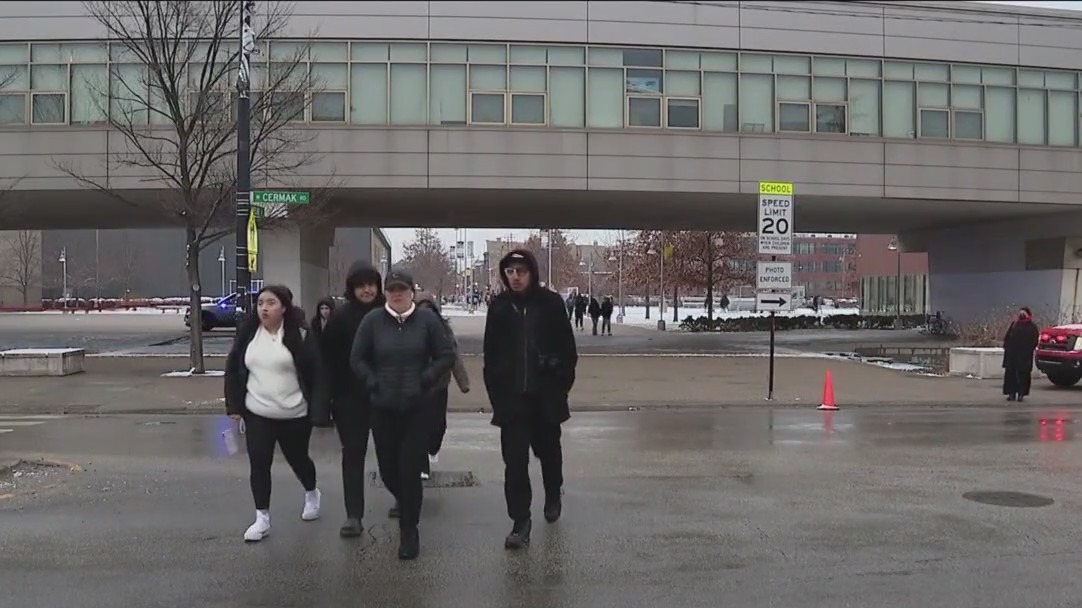 Benito Juarez students return to school days after fatal shooting near campus