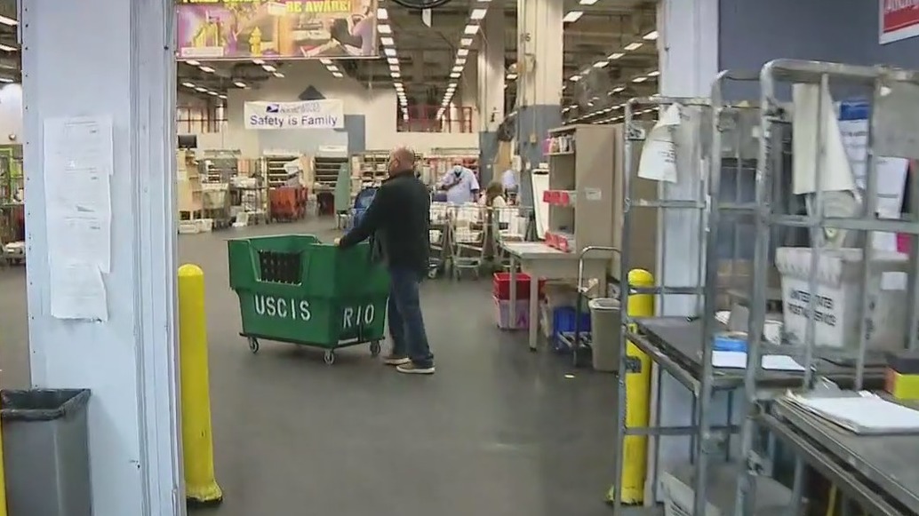 USPS holds big job fair in downtown Phoenix