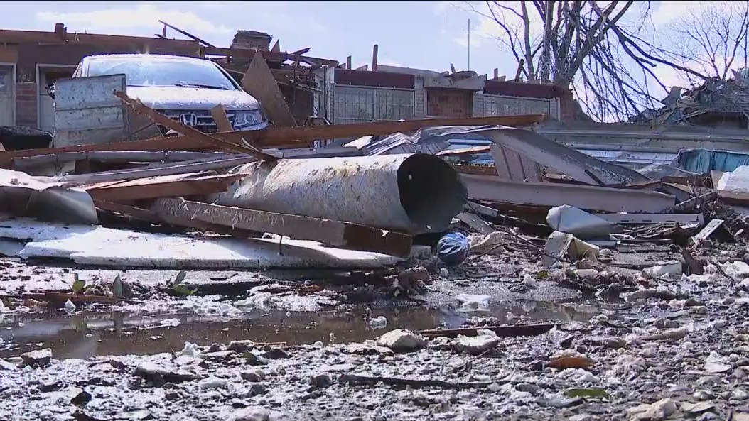 Houston tornado aftermath: Pasadena residents cleaning up wreckage