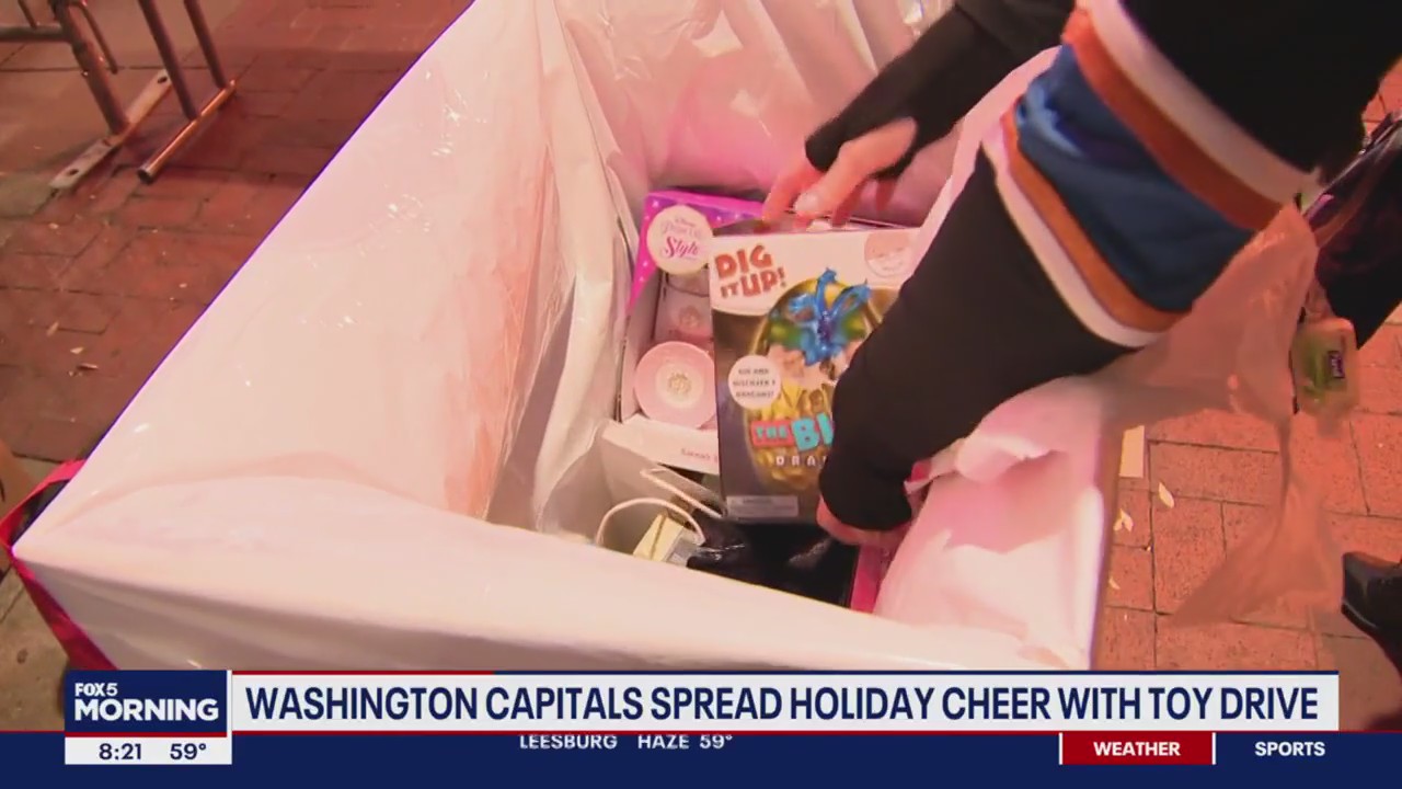 Washington Capitals spread holiday cheer with toy drive