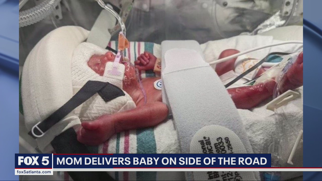 Mom delivers baby on side of the road