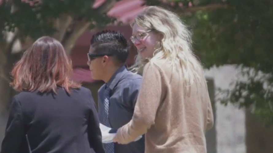 Elizabeth Holmes reports to Texas prison