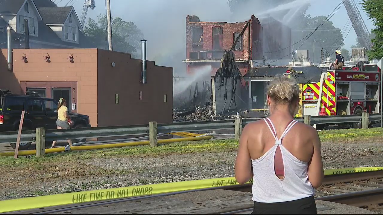 Fire destroys at least 3 buildings in historic downtown Holly