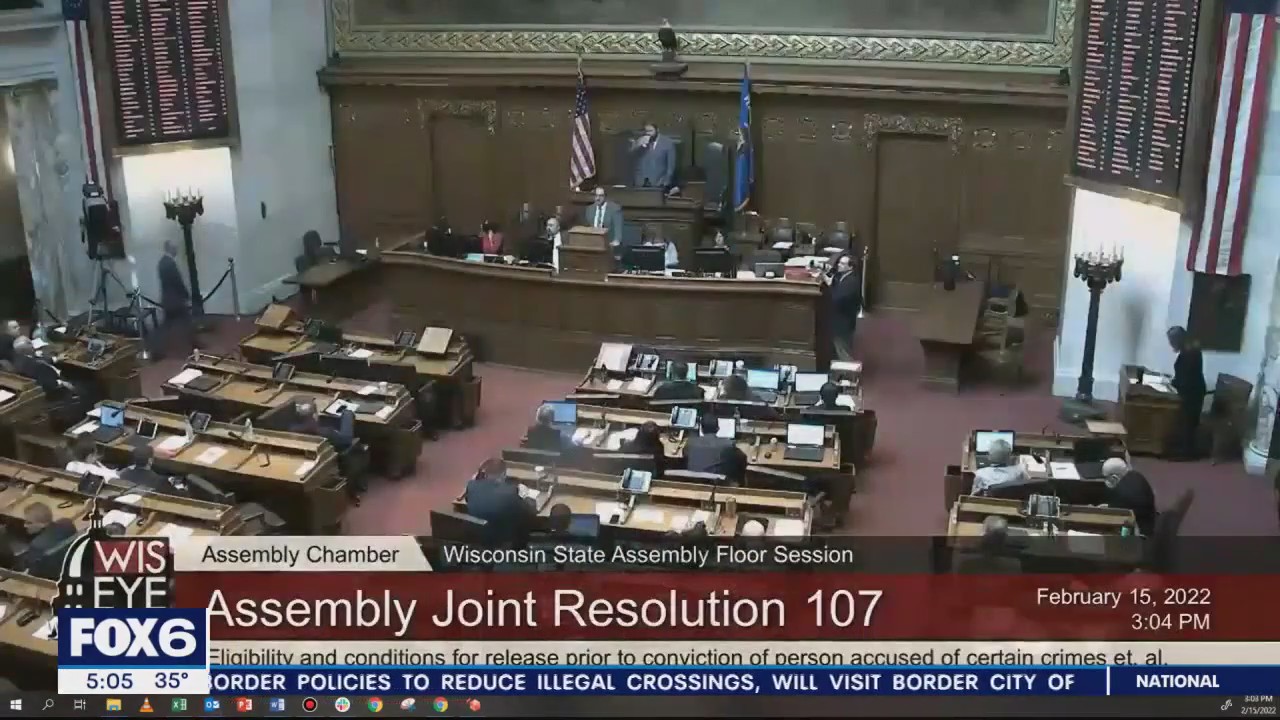 Wisconsin Legislature bail amendment moves forward