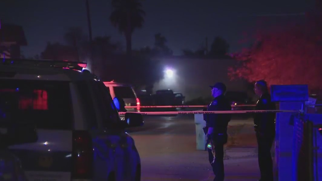 Man shot, killed at Phoenix home; suspect sought: police