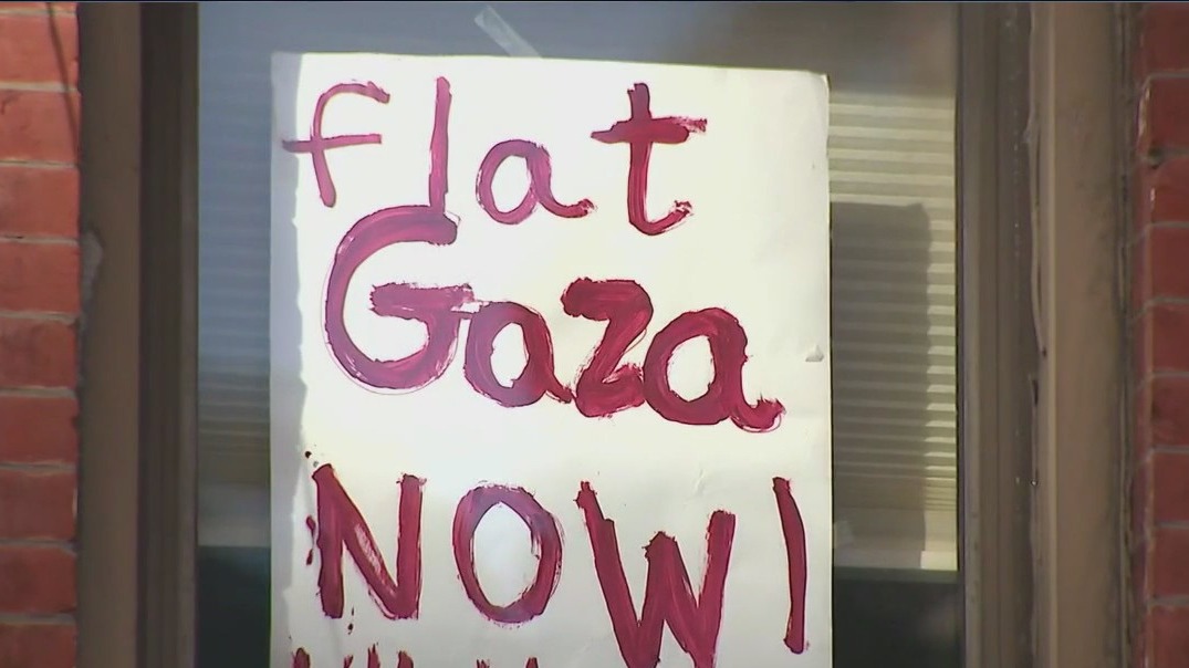 Anti-Gaza sign posted on Upper East Side window