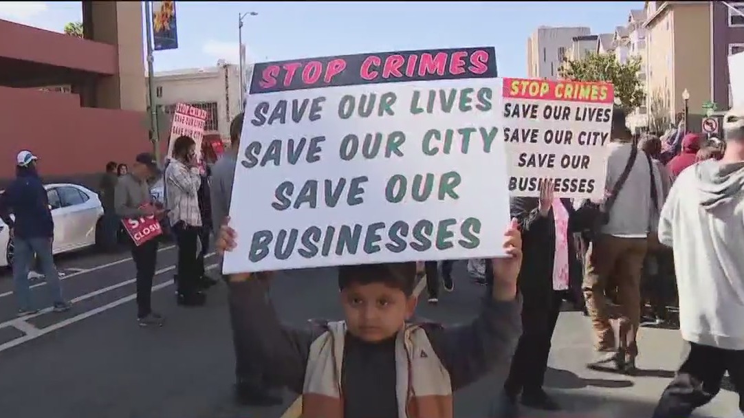 Oakland businesses protest over crime