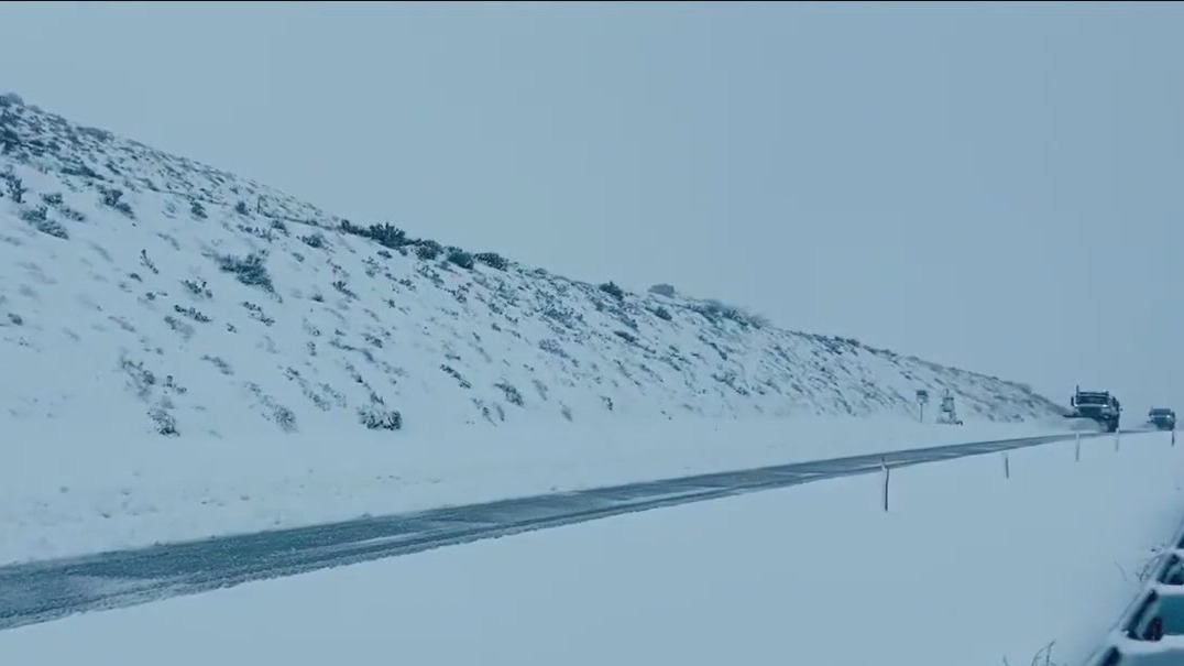 Grapevine reopens hours after snow forces closure