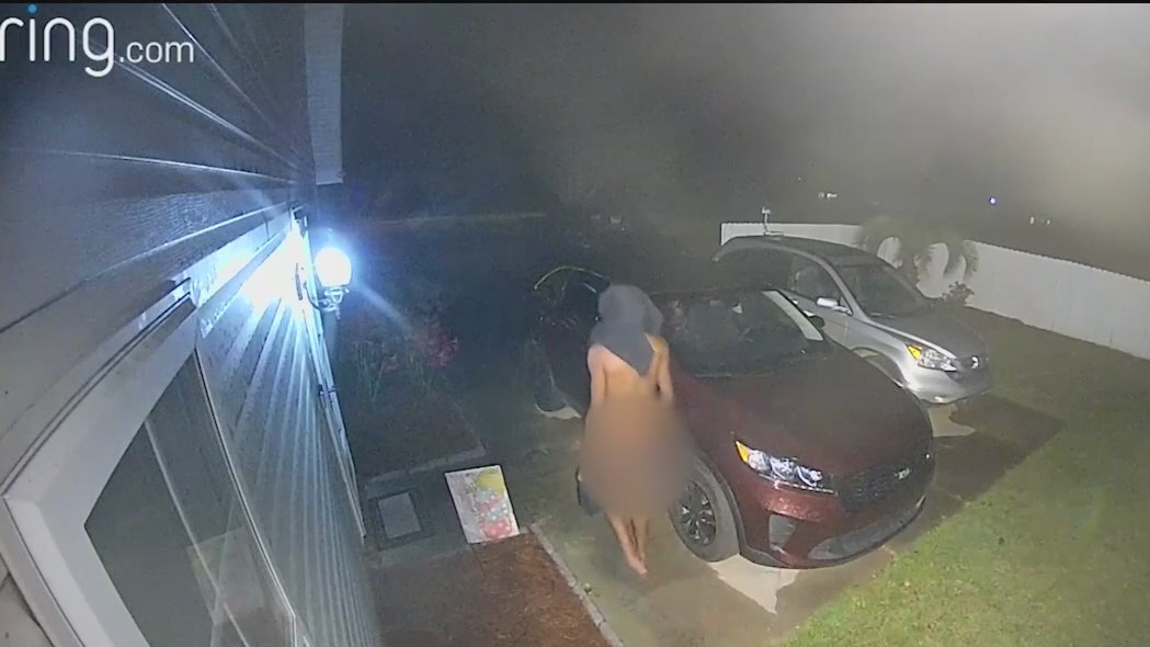 Naked man terrorizes south Georgia town