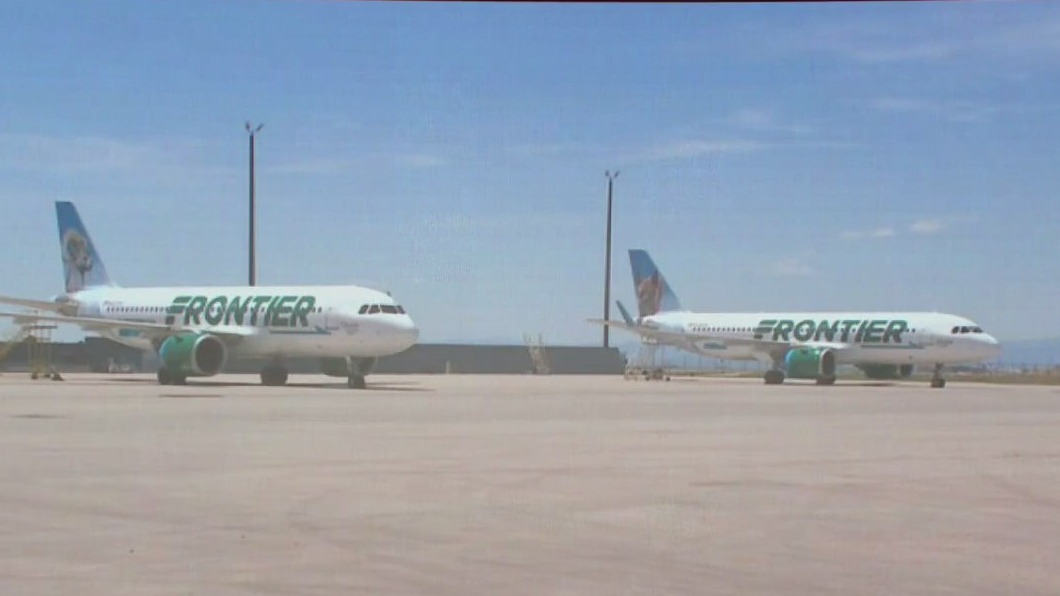 Teen flying Frontier ends up at wrong destination