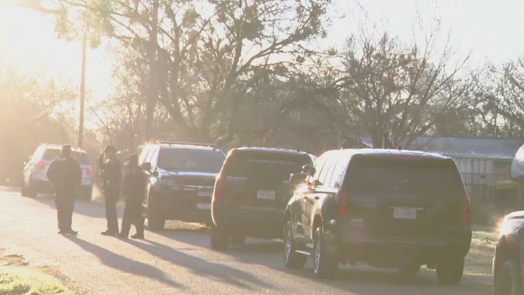 Heavy police presence in Elgin
