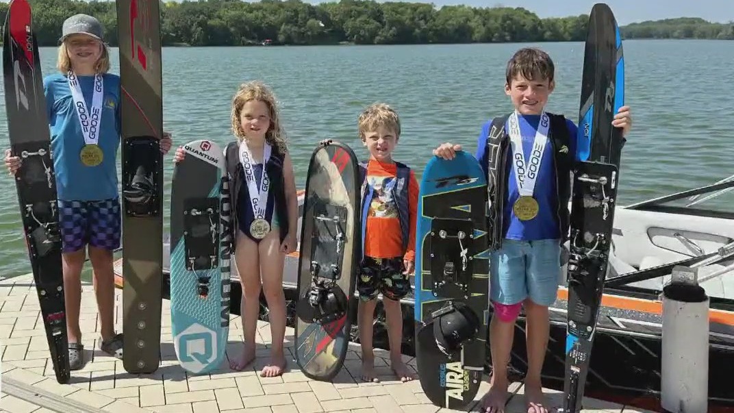 4 siblings make splash in water skiing