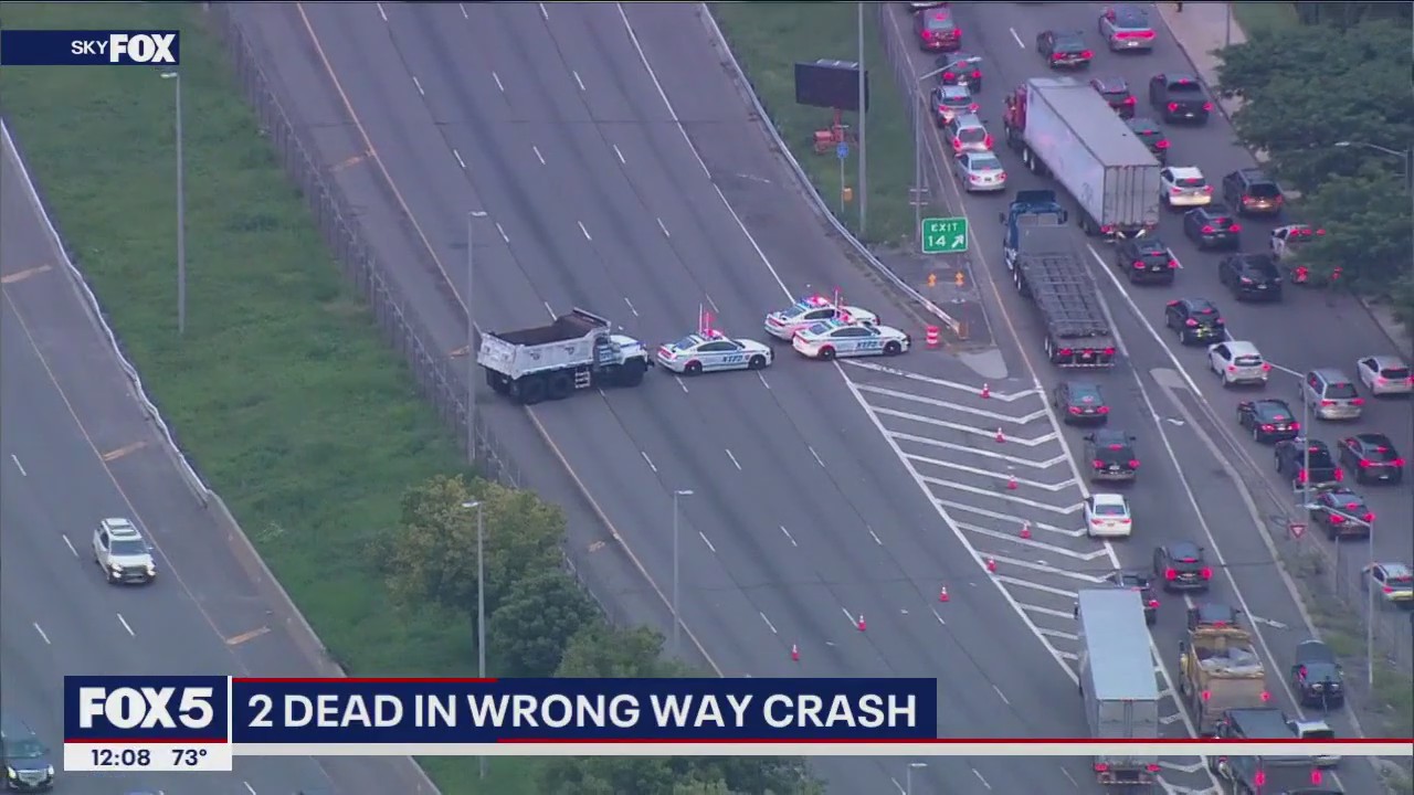 2 dead in wrong-way crash