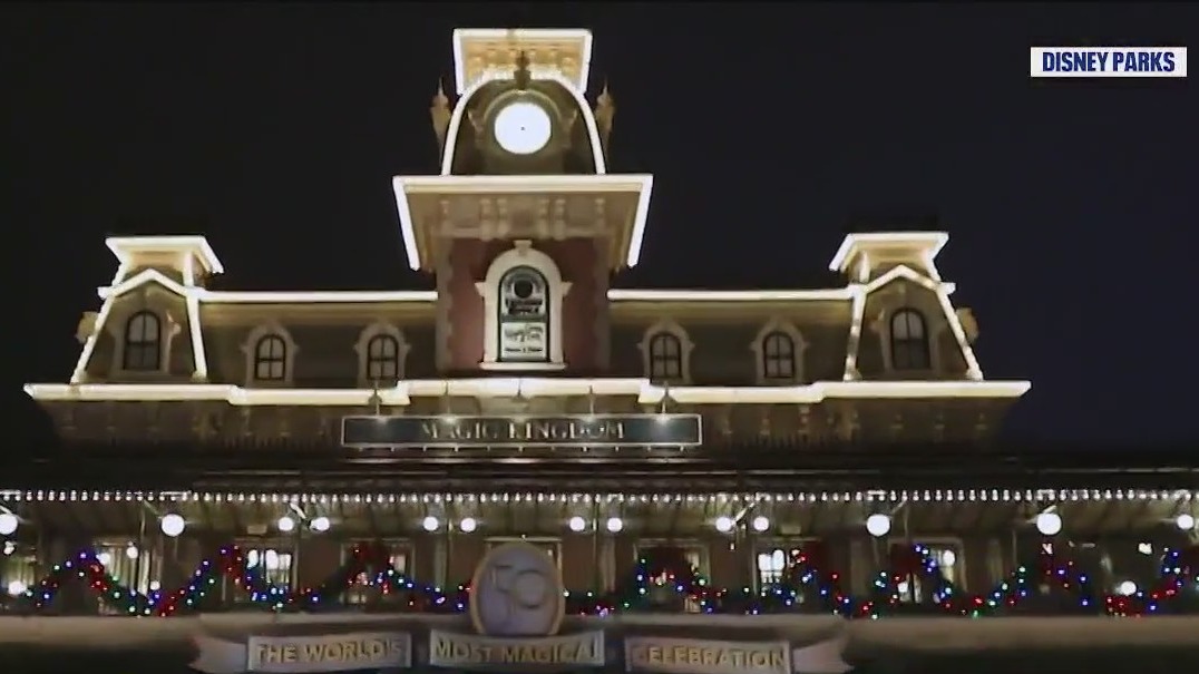 How to plan a holiday vacation at Disney World, Universal Orlando