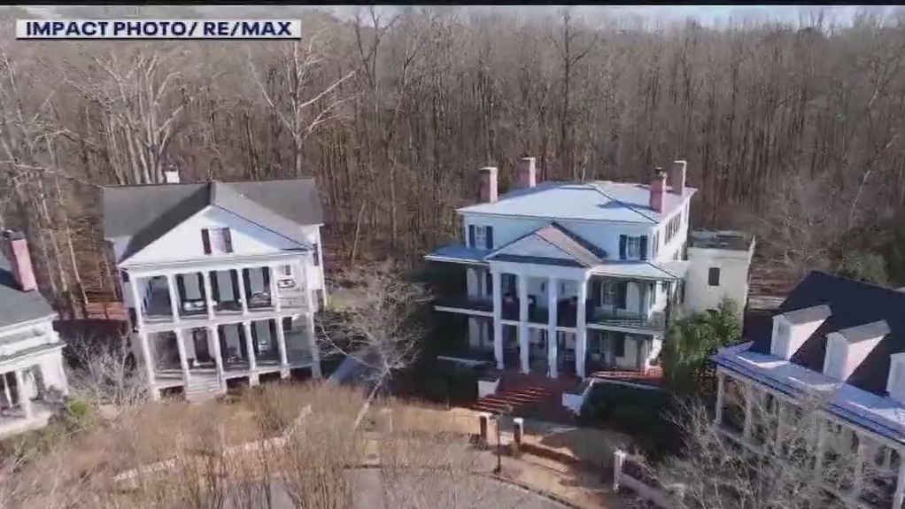 'Haunted Mansion' house replica for sale near Atlanta