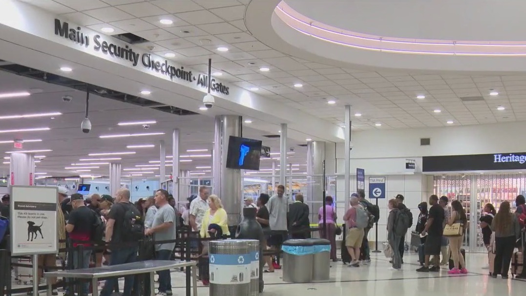 Atlanta airport holiday rush
