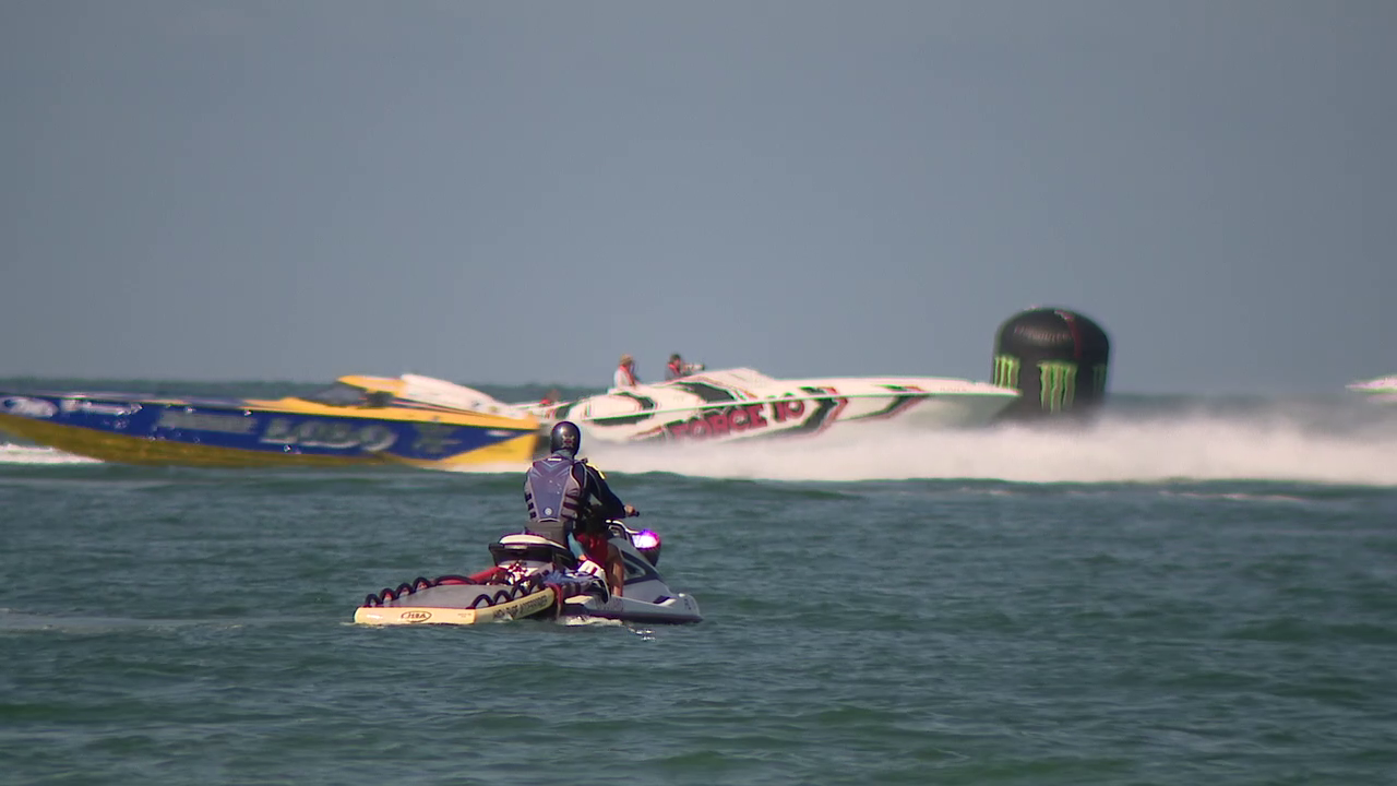 Sarasota Powerboat Grand Prix draws in thousands
