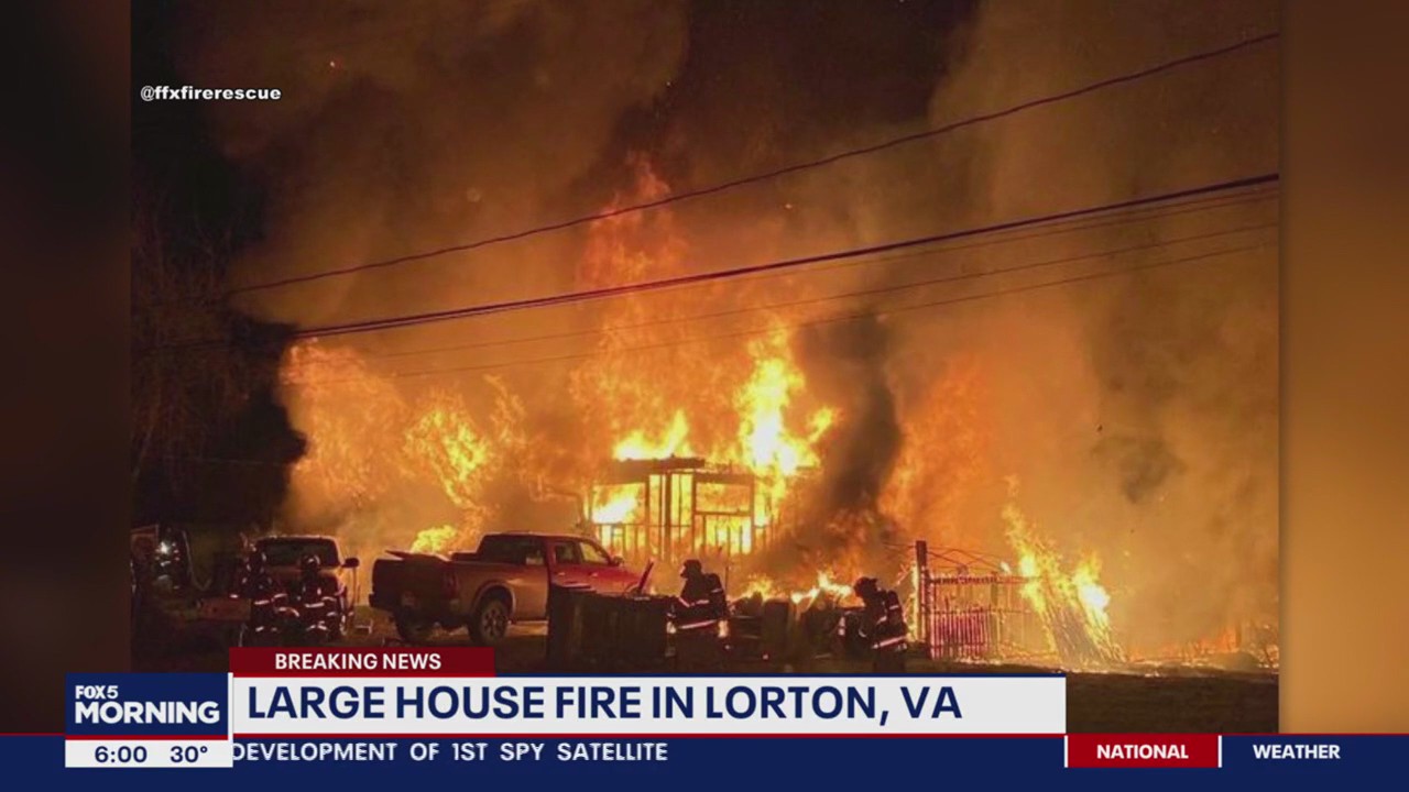 Massive fire engulfs Fairfax County home