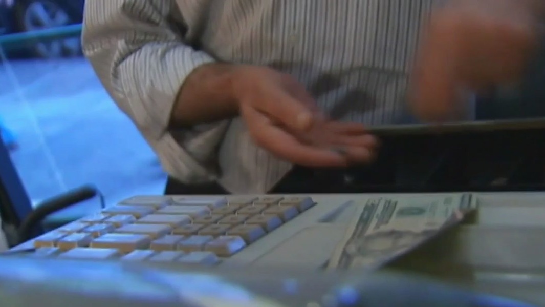 How much to tip during the holiday season