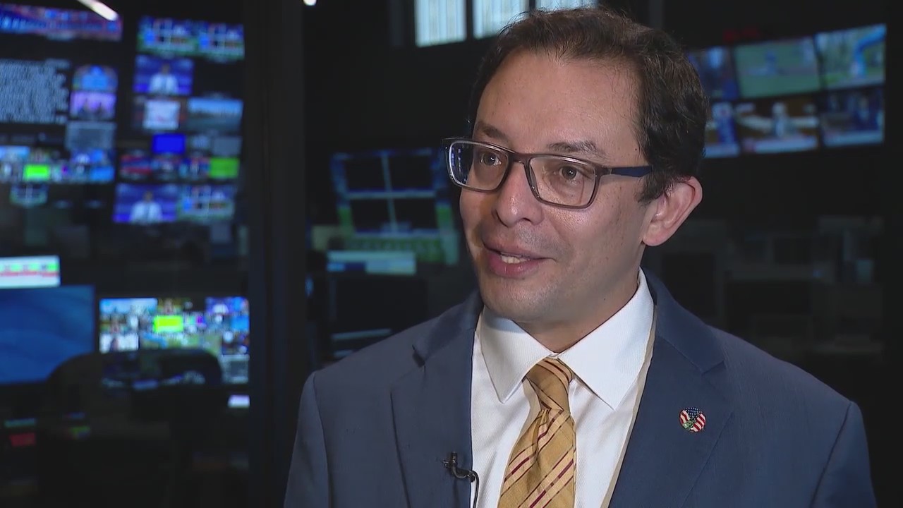 Lopez rips into Garcia, challenges him for congressional seat