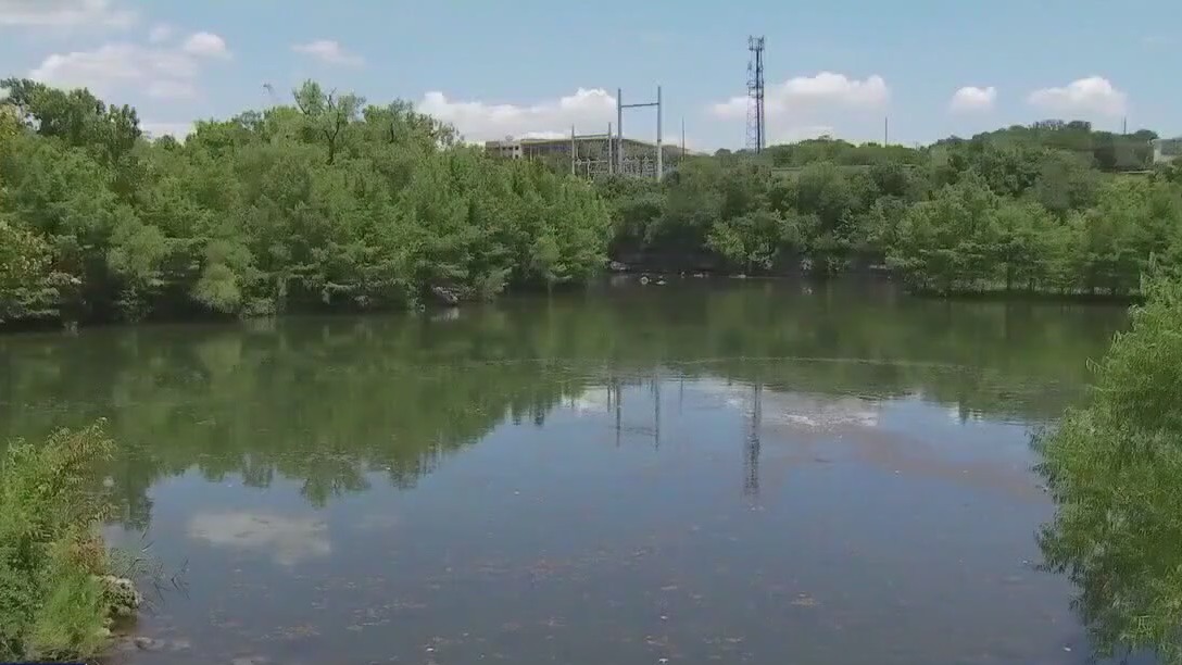 Lady Bird Lake ranked on toxic algae list