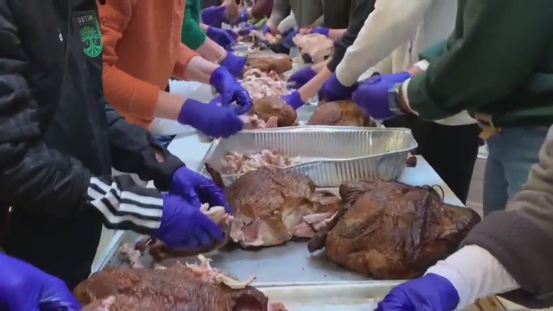 Volunteers show up for Operation Turkey