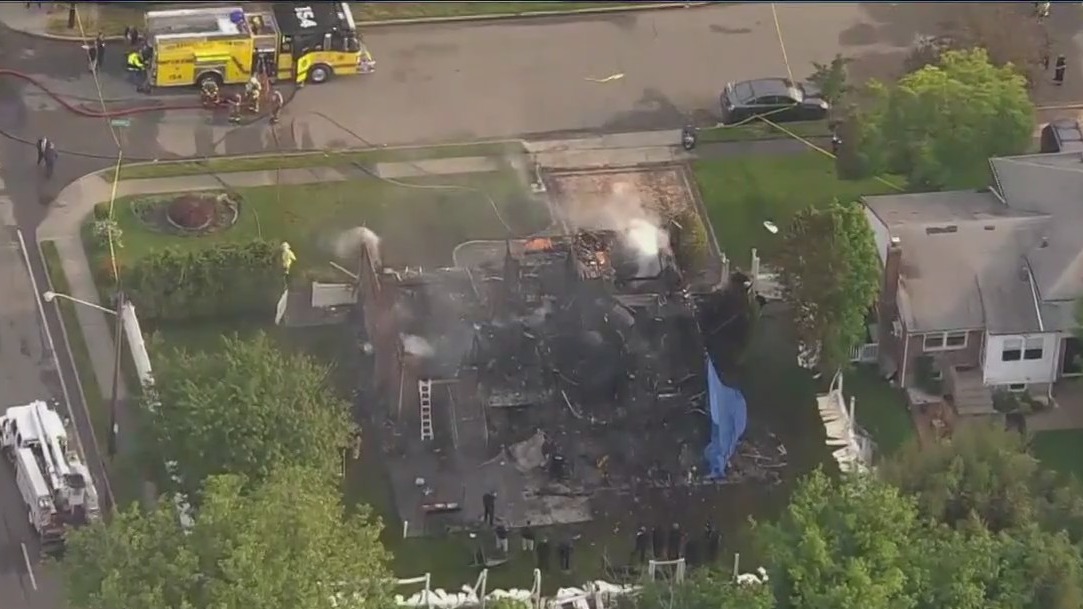 1 dead, 7 hospitalized after fire destroys Williston Park home