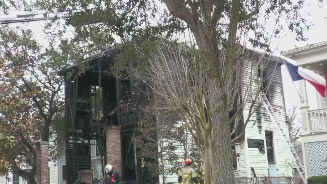 Galveston fire: 3 killed in apartment fire