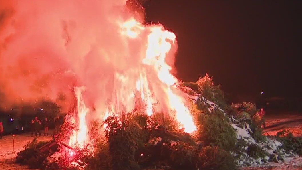 Pleasant Prairie Christmas tree bonfire