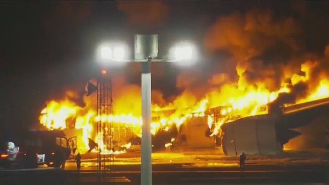 5 dead after plane collision in Tokyo