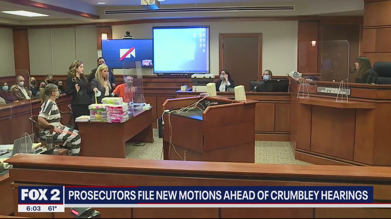 Should James and Jennifer Crumbley have attorneys from same law firm?