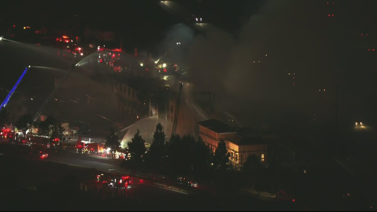 Crews battle fire at building under construction in Camarillo