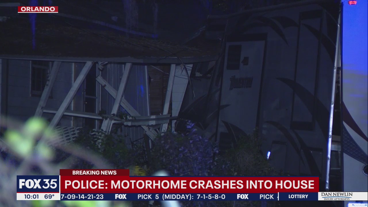 Police: Motorhome crashes into Orlando home