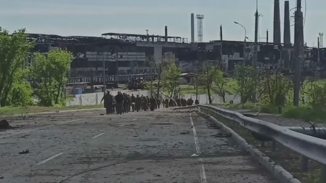 Ukraine continues to evacuate soldiers from Mariupol