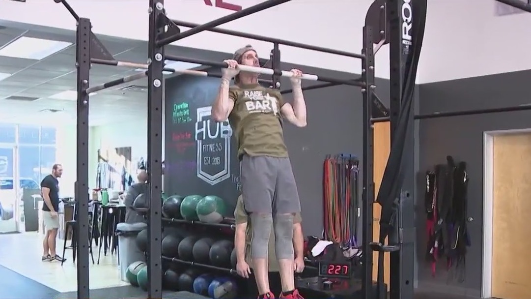 Blast survivor doing thousands of pullups in 1 day