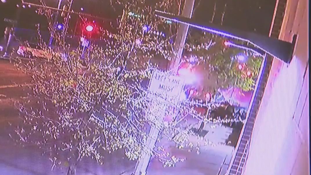 Police chase leads to fatal crash in Milwaukee