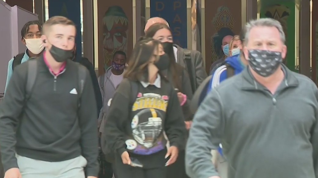 Travelers unmask as airlines drop mandate