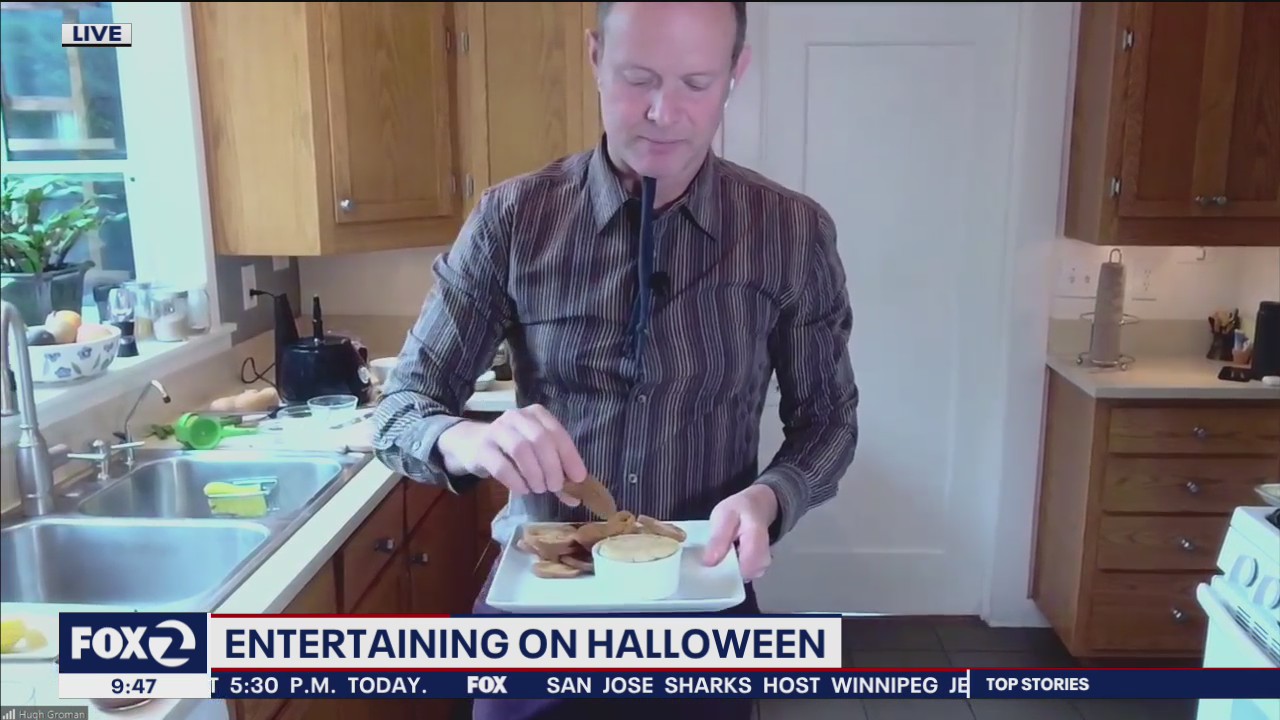 Entertaining a party on Halloween