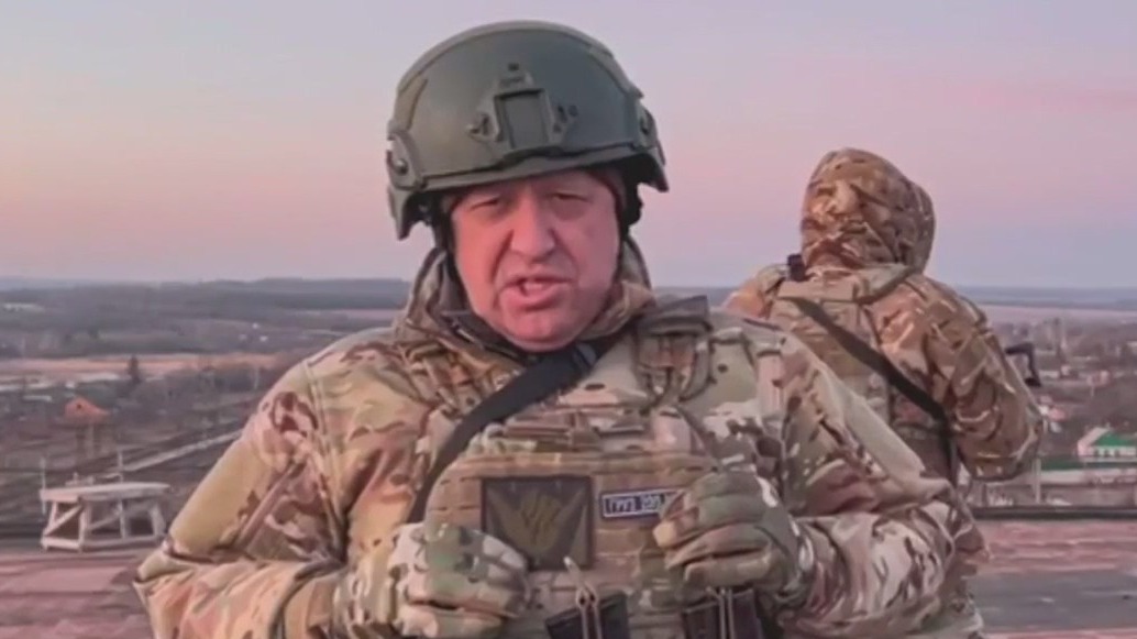 Russian Coup: Leader tells soldiers to return to bases