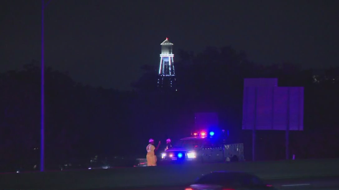1 dead, I-35 shut down after pedestrian hit