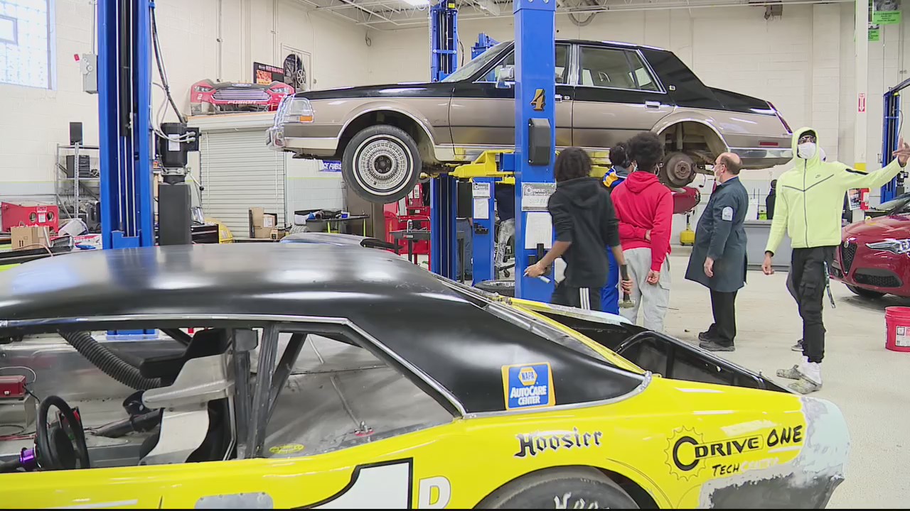 Drive One Detroit vocational program gives at-risk students a new opportunity