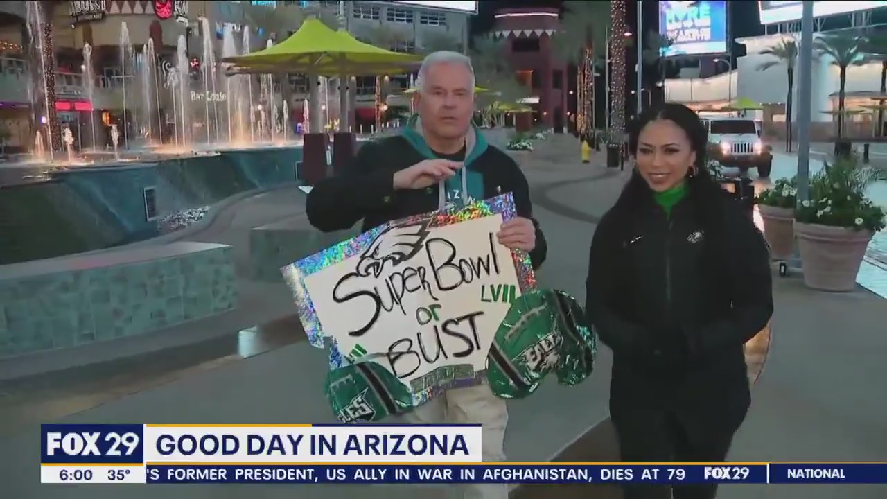 Mike and Alex arrive in Phoenix ahead of Super Bowl LVII