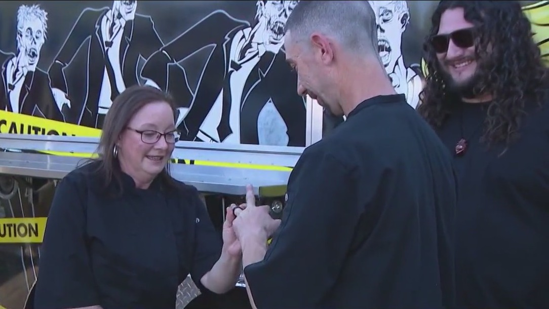 Arizona couple ties the knot in 'food truck wedding'