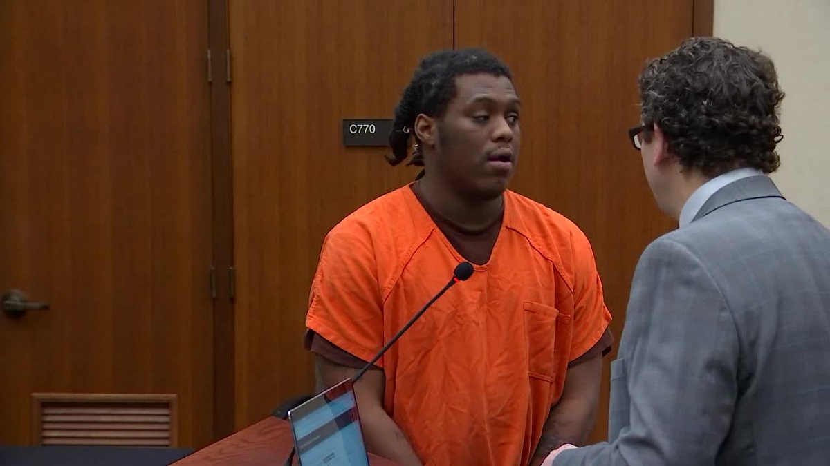 First man sentenced in Minneapolis cell phone theft ring