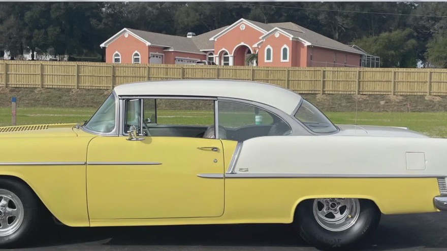 1955 Chevy Bel Air cruises around Sun City