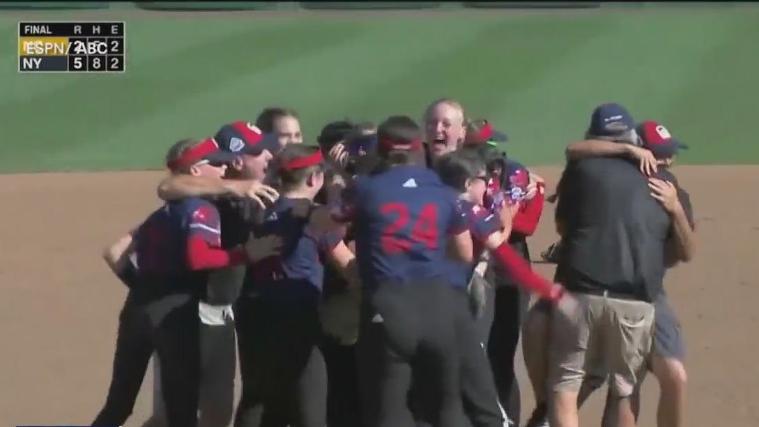 Massapequa wins softball World Series