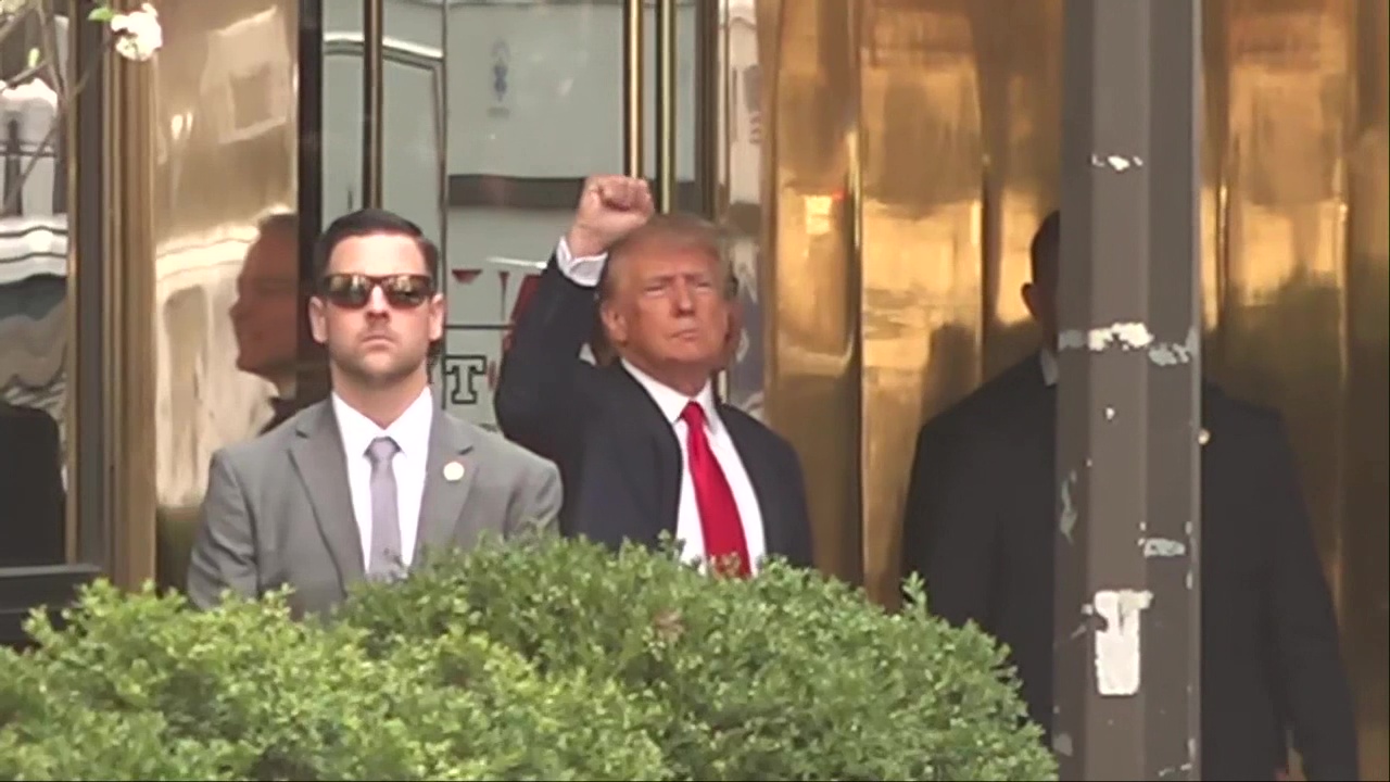 Former President Trump heads to court for arraignment