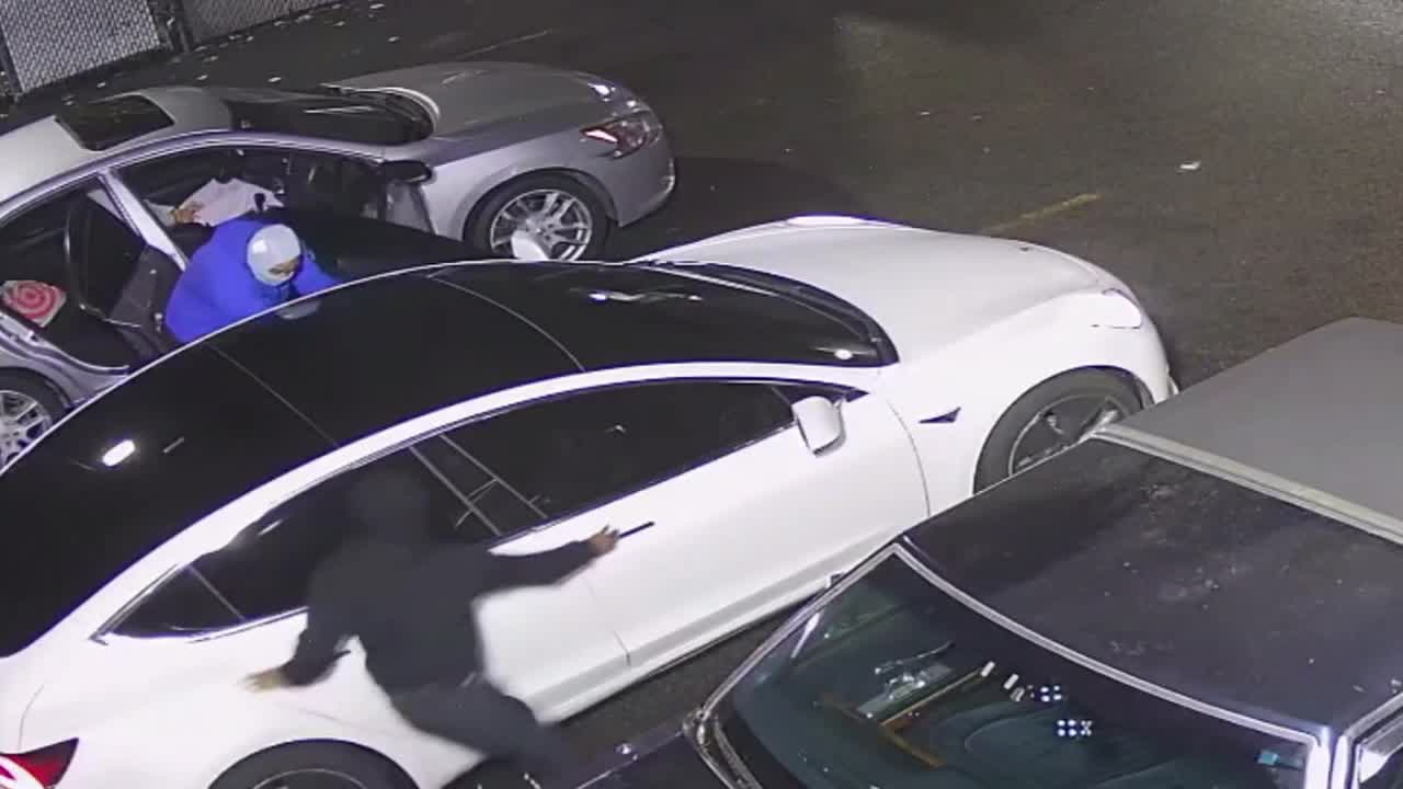 Men robbed by group of armed suspects at West Philadelphia Sunoco